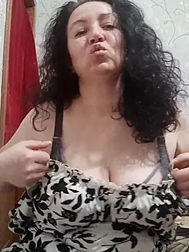 Snapshot of Velvet3451 chatting on 17, 11, 2025 Velvet3451 online show from 17, 11, 2025