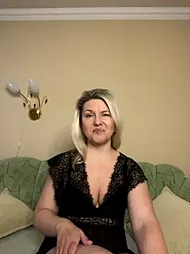 AliceSwan4011 online show from 18, 1, 2026