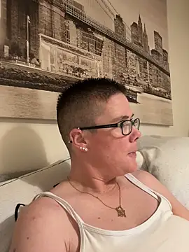 voluptuous-minx online show from 16, 12, 2025