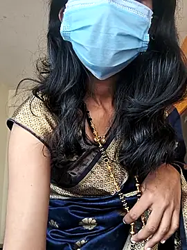 Snapshot of Shivani2002 chatting on 18, 11, 2025 Shivani2002 online show from 18, 11, 2025