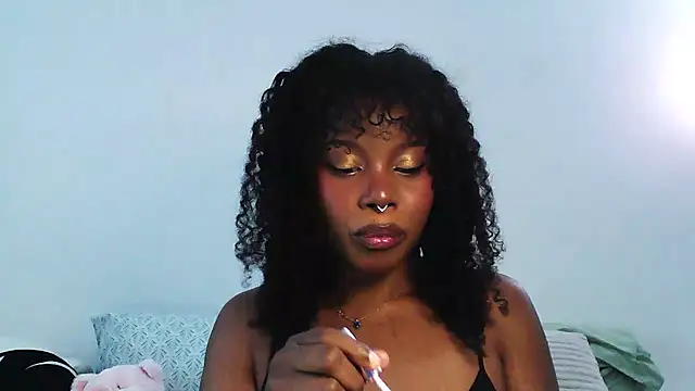 Snapshot of SparklingSoleil chatting on 15, 10, 2025 SparklingSoleil online show from 15, 10, 2025