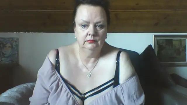 TiffanyMature online show from 11, 3, 2026