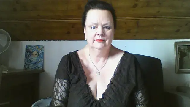 TiffanyMature online show from 7, 4, 2026