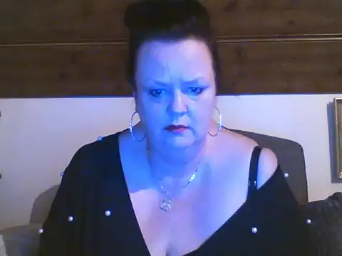 TiffanyMature online show from 16, 4, 2026
