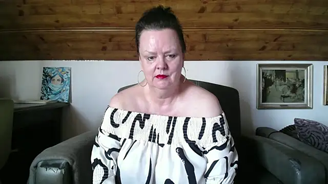 TiffanyMature online show from 4, 7, 2026