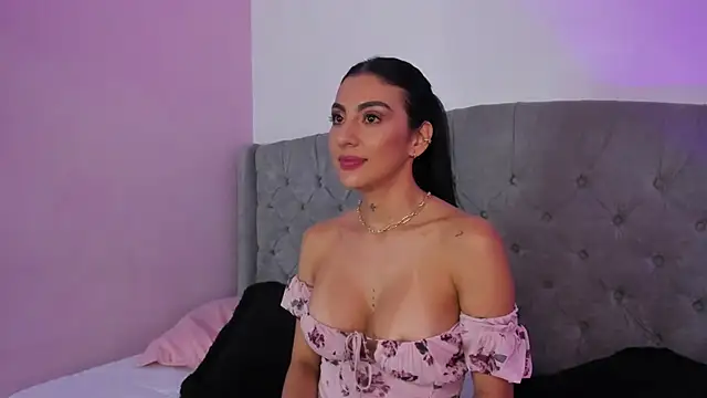 BianncaRibeiro online show from 9, 4, 2026