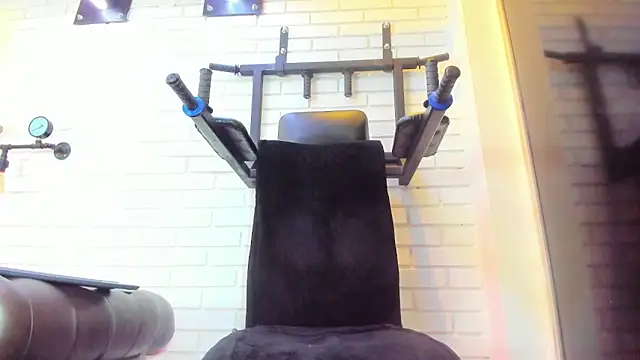 ItaloMoore online show from 3, 12, 2025