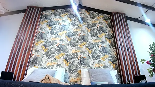 ItaloMoore online show from 2, 4, 2026