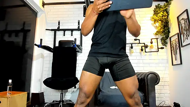 ItaloMoore online show from 9, 4, 2026