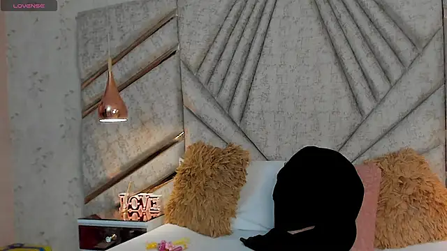 Snapshot of OliviaGarciaa chatting on 18, 9, 2025 OliviaGarciaa online show from 18, 9, 2025