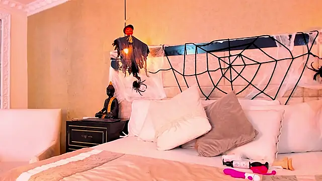 Snapshot of OliviaGarciaa chatting on 13, 10, 2025 OliviaGarciaa online show from 13, 10, 2025