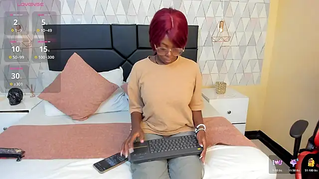 Snapshot of OliviaGarciaa chatting on 20, 11, 2025 OliviaGarciaa online show from 20, 11, 2025