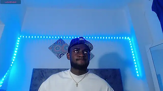Snapshot of eebony_stallion chatting on 22, 6, 2026 eebony stallion online show from 22, 6, 2026