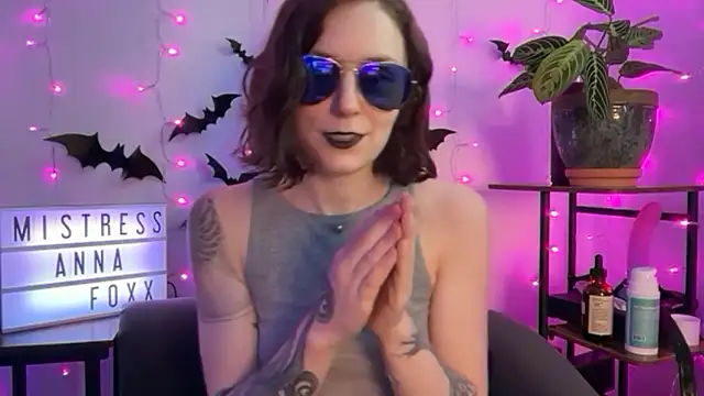 mistressannafoxx online show from 28, 10, 2025
