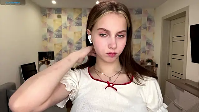 Snapshot of NylaNadler chatting on 9, 2, 2026 NylaNadler online show from 9, 2, 2026