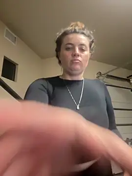 Snapshot of M1l3yD3w chatting on 3, 12, 2025 M1l3yD3w online show from 3, 12, 2025