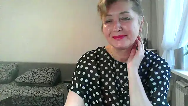 IrynaMolbertx online show from 15, 10, 2025
