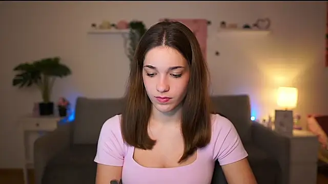 kissie cat online show from 2, 12, 2025