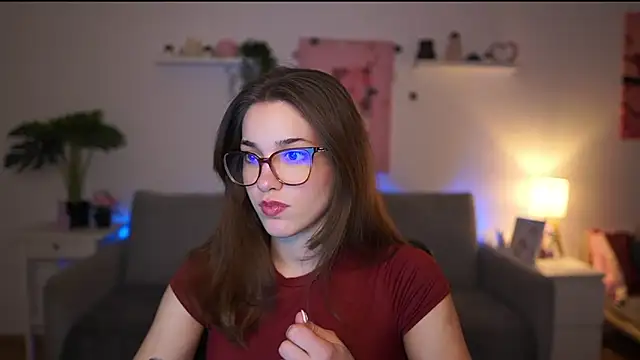 kissie cat online show from 16, 2, 2026