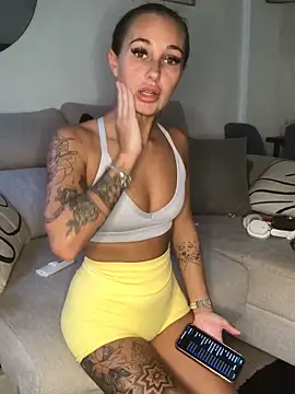 Rosieredxox online show from 29, 9, 2025