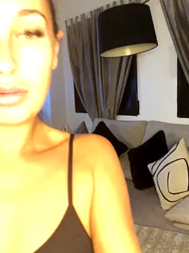 Rosieredxox online show from 30, 9, 2025