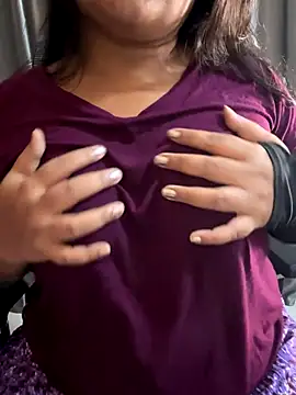 Snapshot of Maggi-is-back chatting on 30, 9, 2025 Maggi-is-back online show from 30, 9, 2025