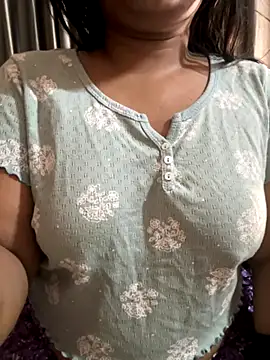 Snapshot of Maggi-is-back chatting on 28, 10, 2025 Maggi-is-back online show from 28, 10, 2025