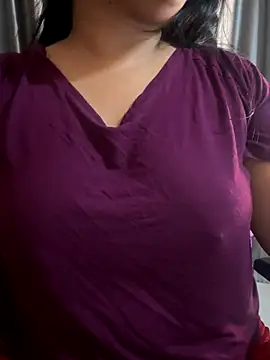 Snapshot of Maggi-is-back chatting on 14, 11, 2025 Maggi-is-back online show from 14, 11, 2025