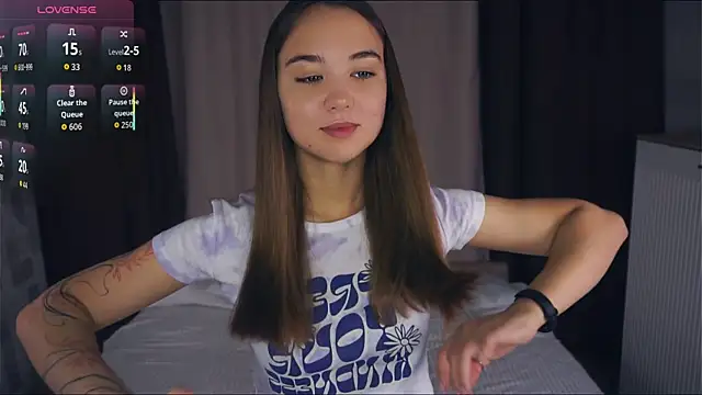 Snapshot of KayleenCurtis chatting on 7, 11, 2025 KayleenCurtis online show from 7, 11, 2025