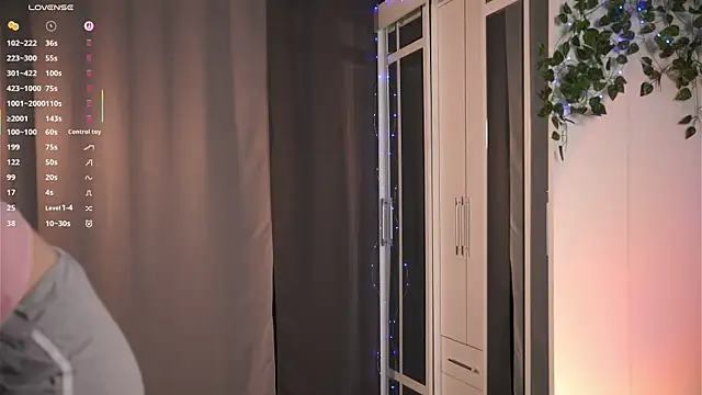 Snapshot of VernonKnapik chatting on 8, 9, 2025 VernonKnapik online show from 8, 9, 2025