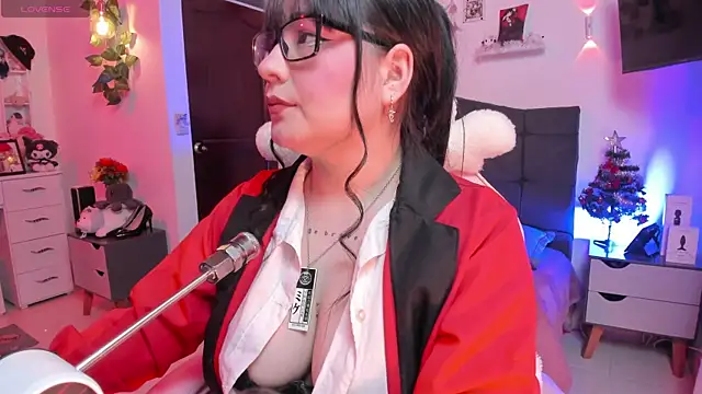 Snapshot of Fia__ chatting on 6, 11, 2025 Fia online show from 6, 11, 2025