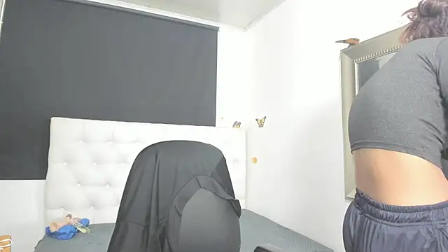 Snapshot of evelynesex chatting on 12, 1, 2026 evelynesex online show from 12, 1, 2026