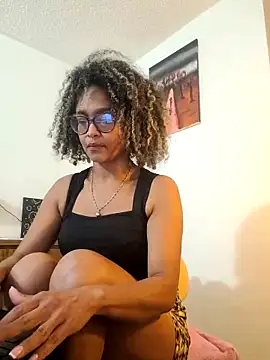 BiiancaEstradaa online show from 6, 2, 2026