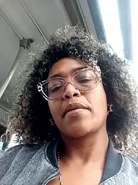 BiiancaEstradaa online show from 10, 5, 2026