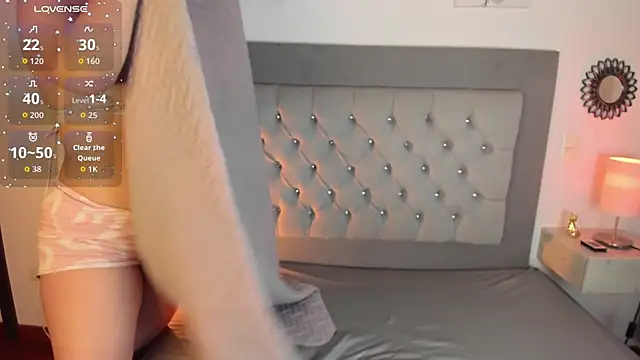 Seraphyne666 online show from 15, 9, 2025