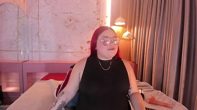 Snapshot of Lushi_Love chatting on 19, 5, 2026 Lushi Love online show from 19, 5, 2026