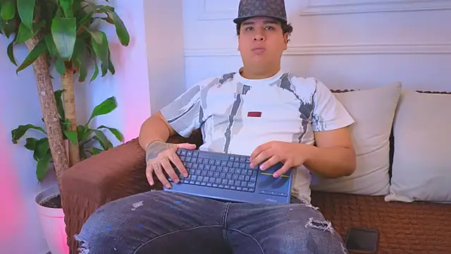 Naim Bennetsex online show from 2, 4, 2026