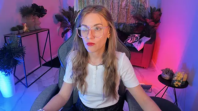 VanessaMates online show from 6, 10, 2025