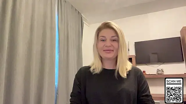 Snapshot of Blondie_xoxoxo chatting on 7, 10, 2025 Blondie xoxoxo online show from 7, 10, 2025