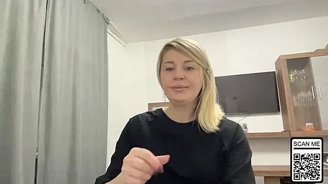 Snapshot of Blondie_xoxoxo chatting on 8, 10, 2025 Blondie xoxoxo online show from 8, 10, 2025