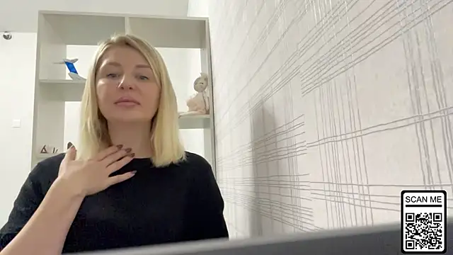 Snapshot of Blondie_xoxoxo chatting on 17, 10, 2025 Blondie xoxoxo online show from 17, 10, 2025
