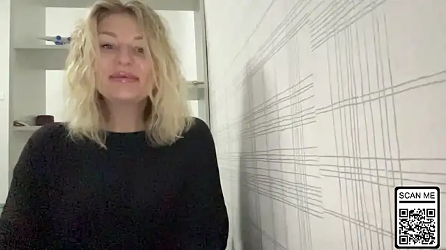 Blondie xoxoxo online show from 3, 11, 2025