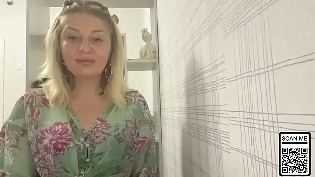 Blondie xoxoxo online show from 5, 11, 2025