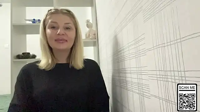 Blondie xoxoxo online show from 6, 11, 2025