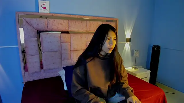 Snapshot of LICKY_LOV chatting on 4, 10, 2025 LICKY LOV online show from 4, 10, 2025