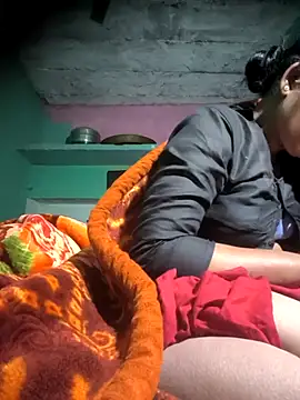 Snapshot of cut_renukadevi chatting on 5, 12, 2025 cut renukadevi online show from 5, 12, 2025