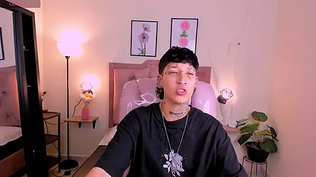 Snapshot of Luci_Rose chatting on 5, 10, 2025 Luci Rose online show from 5, 10, 2025