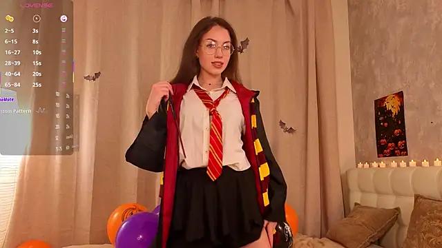 Snapshot of RenateRansone chatting on 31, 10, 2025 RenateRansone online show from 31, 10, 2025