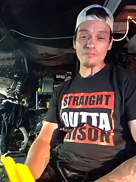 Snapshot of twistafatpipe chatting on 29, 9, 2025 twistafatpipe online show from 29, 9, 2025