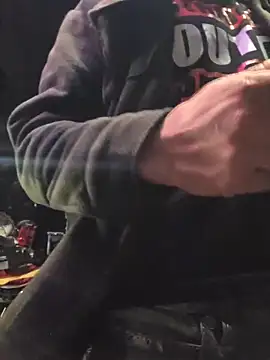 Snapshot of twistafatpipe chatting on 1, 11, 2025 twistafatpipe online show from 1, 11, 2025